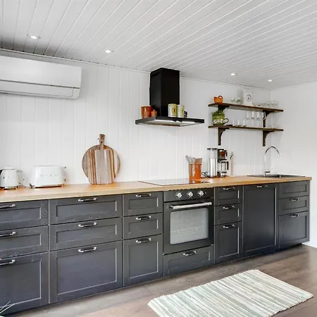 Feriehus Sveina - 600m From The Sea By Interhome